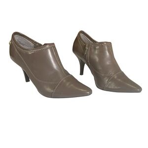 Chic Tan Heeled Boots for Women